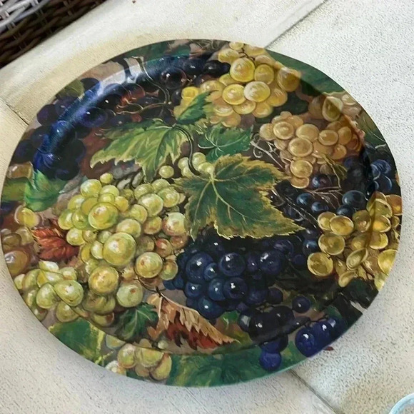 Vintage Cluster of Grapes Tray - Picture 1 of 5
